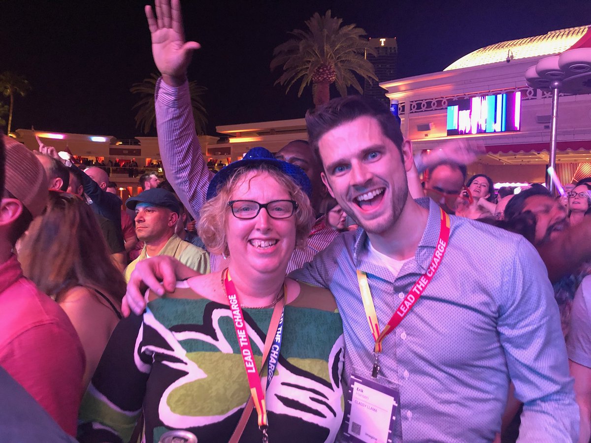 wsakaren: My fav person @erikhansen #MagentoImagine @classyllama https://t.co/zCae2TNUyJ