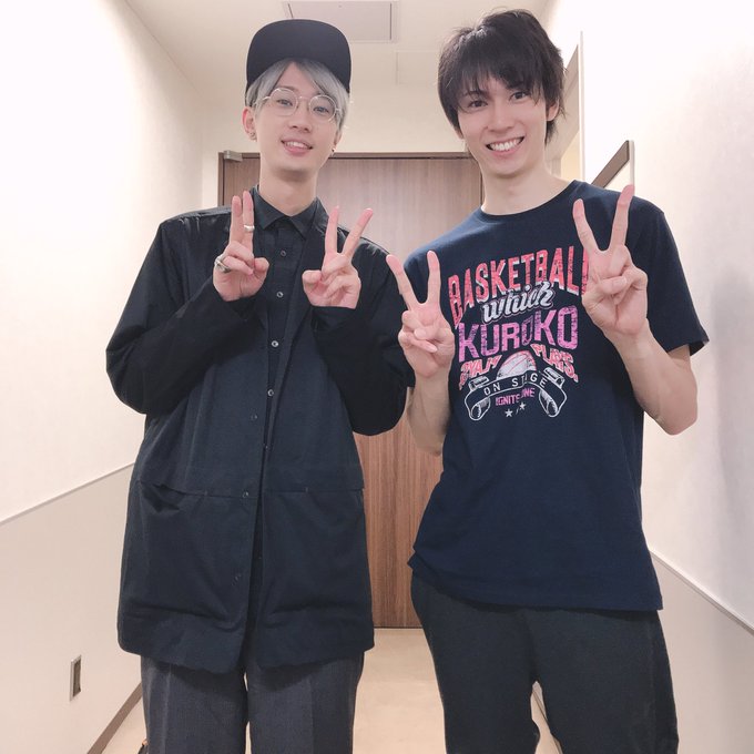 『黒子のバスケ』本日19公演終了!ご来場ご観劇ありがとうございました!★写真は江口拓也さんと✌️(^-^)幕間すれ違った 『黒子のバスケ』本日19公演終了!ご来場ご観劇ありがとうございました!★写真は江口拓也さんと✌️(^-^)幕間すれ違った
