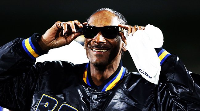 RT @UPROXXSports: Snoop Dogg's most impressive act might be in coaching and youth football https://t.co/ZvEHNB0NbG https://t.co/Ms1rmC9sR2