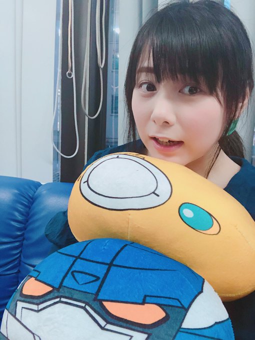 津田やで!事務所に行ったらID-0のクッション届いてました!イドマヤ( ´ ▽ ` )ファルザさんもいるよ!もふもふ!嬉 津田やで!事務所に行ったらID-0のクッション届いてました!イドマヤ( ´ ▽ ` )ファルザさんもいるよ!もふもふ!嬉