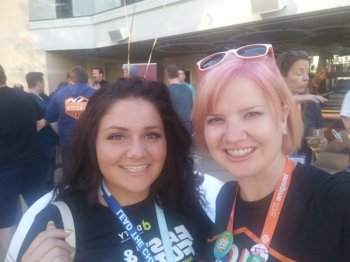 sherrierohde: I finally met the famous @JamieMariaS! #PreImagine #MagentoImagine https://t.co/aMA7bDwKXH