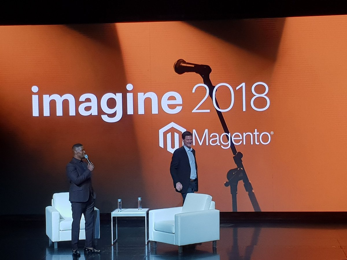 flagbit: Jamie Foxx owns the audience immediately;-) #MagentoImagine https://t.co/oLWX5IJJJC