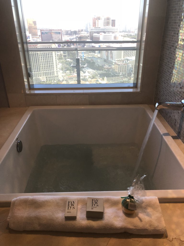 mattmac: #ImagineProTip networking is hard work.  Make time for a bubble bath.  #MagentoImagine #selfcare https://t.co/bbqsFDVtmD