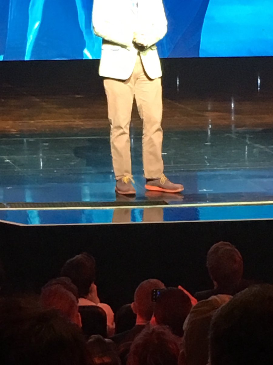 susanwagento: Has anybody noticed @philwinkle ‘s vast shoe collection? Fancy new shoes every session! #MagentoImagine https://t.co/3CpOe8SGiS