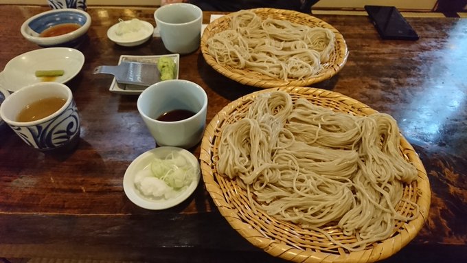 ちょっと早いけど、お昼ご飯。戸隠の人気のお店、うずら家さんで、お蕎麦と天ぷら。いただきます(๑•̀ㅂ•́)و✧#ろんぐら ちょっと早いけど、お昼ご飯。戸隠の人気のお店、うずら家さんで、お蕎麦と天ぷら。いただきます(๑•̀ㅂ•́)و✧#ろんぐら