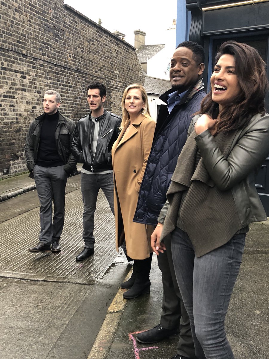 Flying in from Seattle tonight and will be LIVE Tweeting during the West Coast broadcast of @QuanticoTV #quantico https://t.co/TbfqXi7l4w