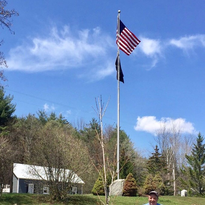 @Adirondack Mtns, #Hudson River #ArborDay #Tree's by the #flagpole @Warrensburg, NY https://t.co/bSZNWFVplR https://t.co/rffXZtKEiZ