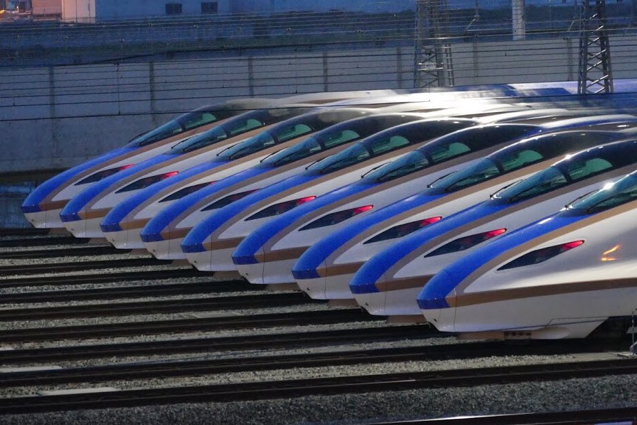 #こどもの日なので子供に人気の列車を貼るシンカリオンかがやきー❗️GW中、息子のテンションが一番高かった長野新幹線車両セ #こどもの日なので子供に人気の列車を貼るシンカリオンかがやきー❗️GW中、息子のテンションが一番高かった長野新幹線車両セ