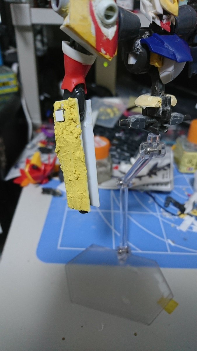 イカルガ製作やっと活動再開。腕側面にプラ板立ててパテ盛り。 #ナイツマ #ガンプラ イカルガ製作やっと活動再開。腕側面にプラ板立ててパテ盛り。 #ナイツマ #ガンプラ