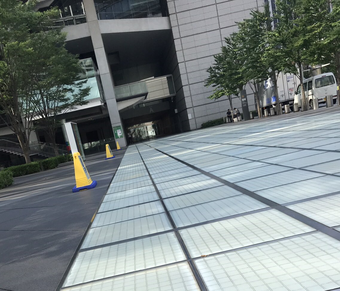 こんなにも晴れた空の下、日比谷公園でアルペジオ聴いてたらもう息できない‥😂🐱✨🌈てか、イベントで噴水出てない⛲️さらに僕 こんなにも晴れた空の下、日比谷公園でアルペジオ聴いてたらもう息できない‥😂🐱✨🌈てか、イベントで噴水出てない⛲️さらに僕