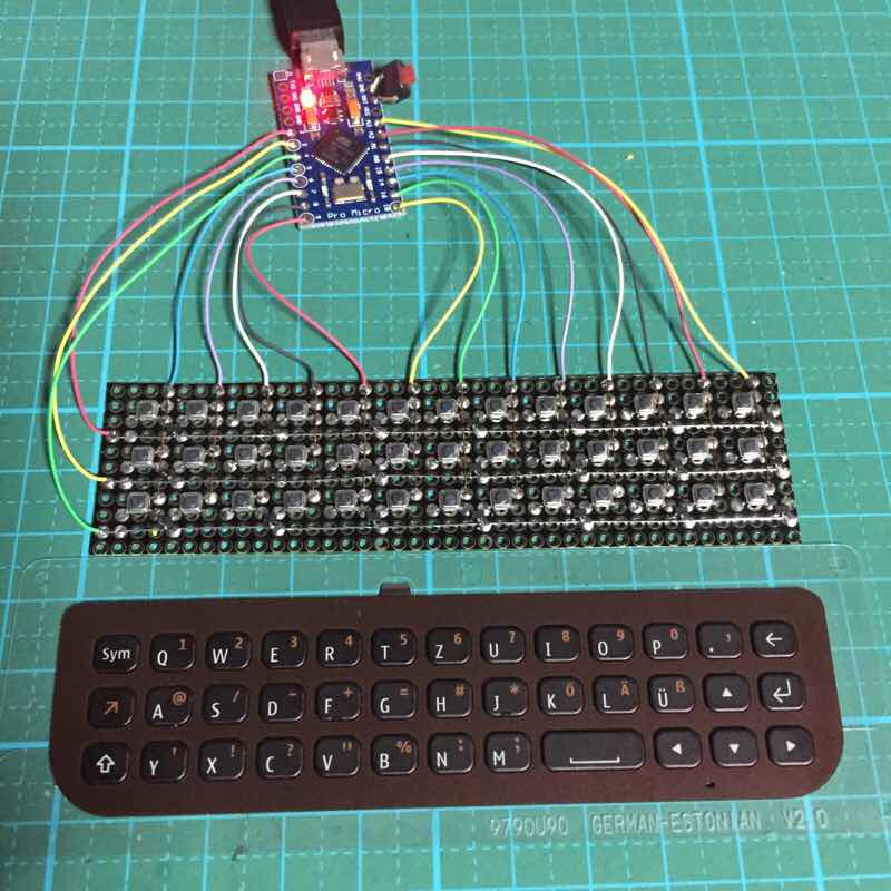 Nokia N97 miniのパーツを使ったミニUSBキーボードにQMK Firmware書き込んでテスト。Raspbe Nokia N97 miniのパーツを使ったミニUSBキーボードにQMK Firmware書き込んでテスト。Raspbe