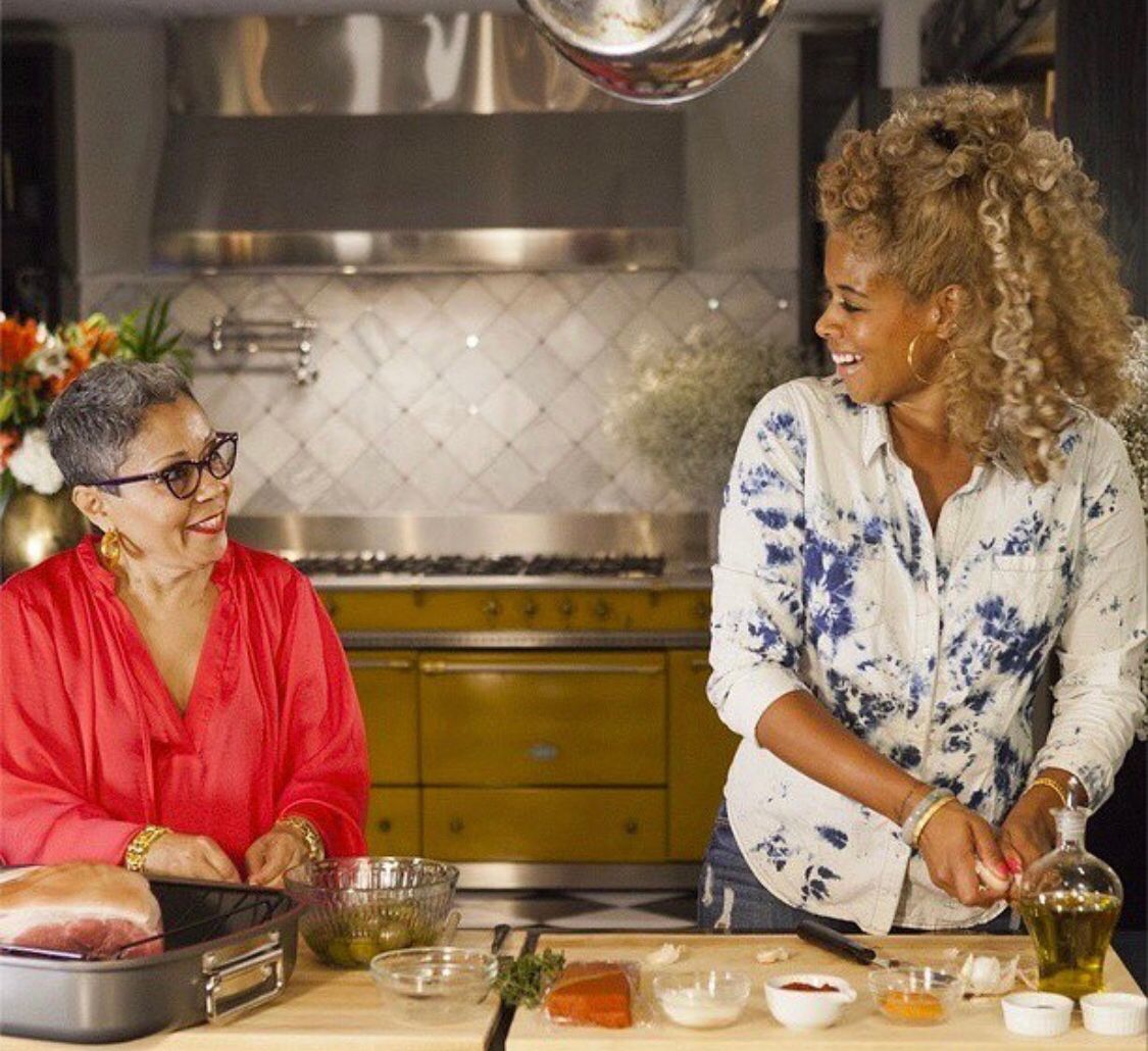 Wishing all you mamas a very Happy Mother’s Day ????????✨ https://t.co/1RtKvoT042