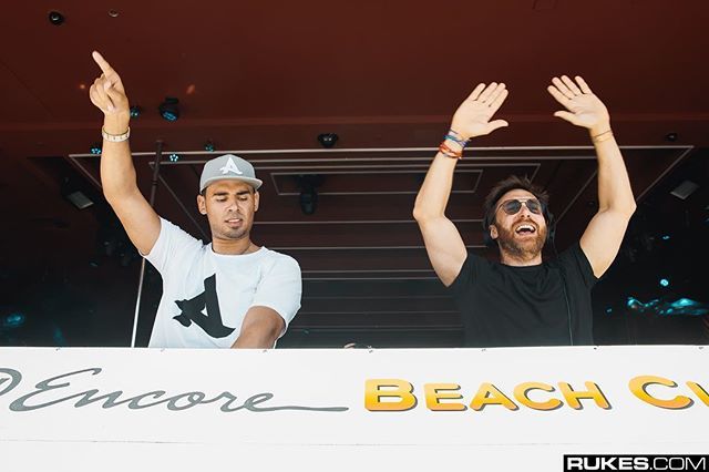 RT @rukes: New gallery up of @afrojack at @encorebeachclub doing a B2B with @davidguetta! https://t.co/OW4ZwuTyjH https://t.co/8bIVVKBdJe