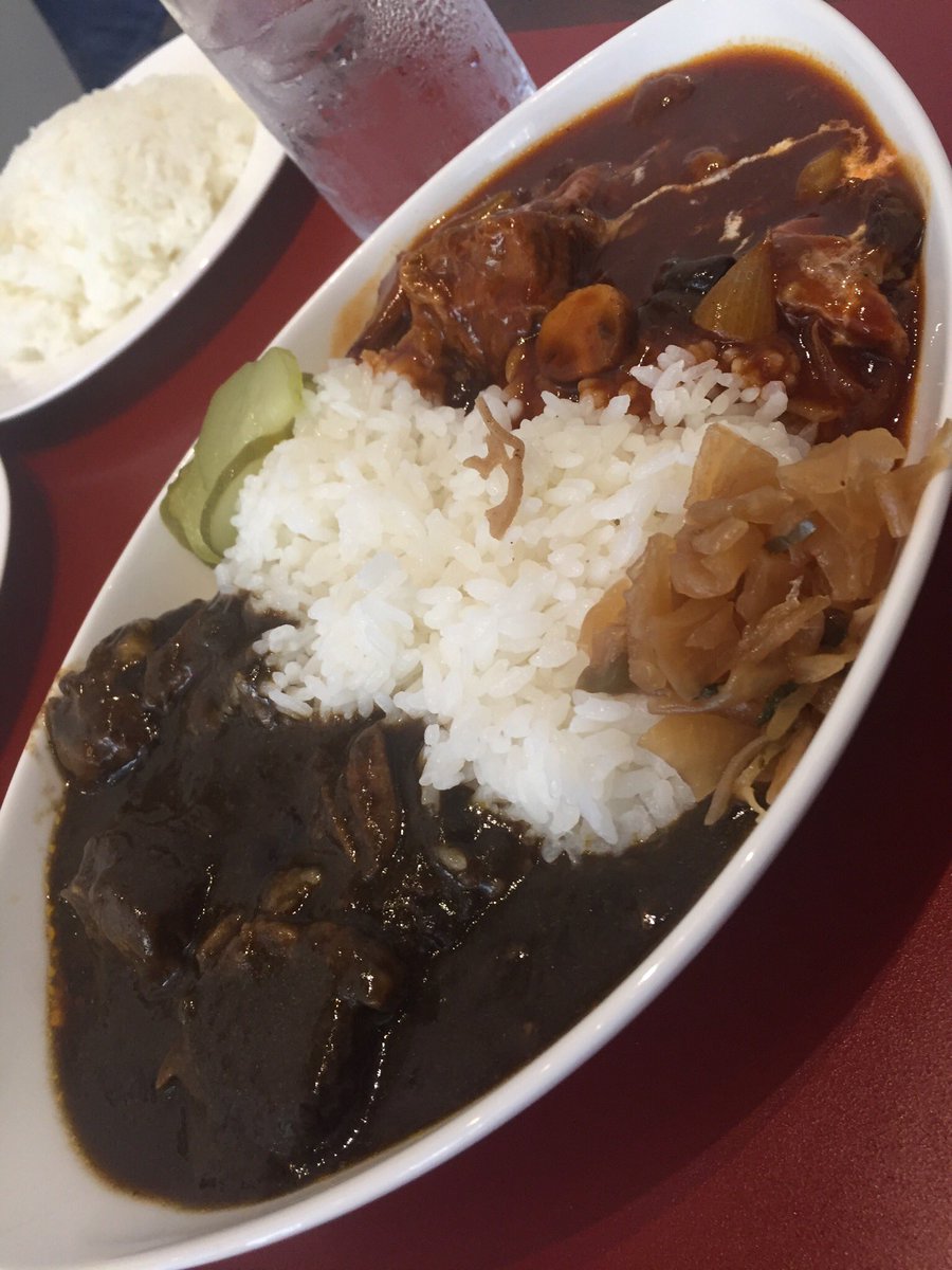 昨日は友人とチネチッタにランペイジを観に行きました!お昼はカレーとハヤシのハーフハーフ。帰りがけになんかアイツを発見して 昨日は友人とチネチッタにランペイジを観に行きました!お昼はカレーとハヤシのハーフハーフ。帰りがけになんかアイツを発見して