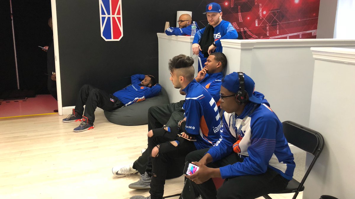 RT @KnicksGaming: Squad: Ready. 

Game ✌️ of the season coming up soon on https://t.co/II9g9jXht8... https://t.co/9L2NR2LOSO