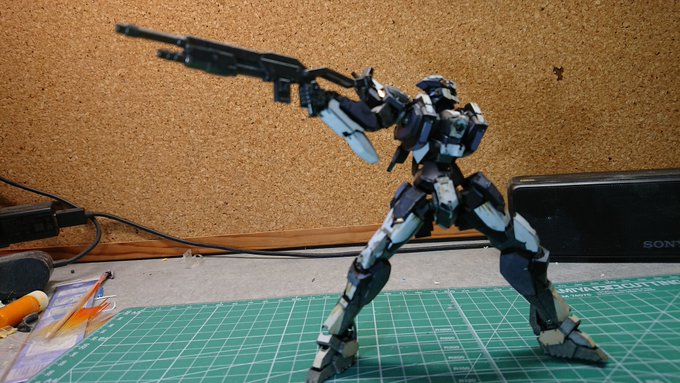 続けてアクションポーズなどを…m9も2セット買ってあったりするのでちゃんとした状態で小隊を揃えたりオリM9とかつくって遊 続けてアクションポーズなどを…m9も2セット買ってあったりするのでちゃんとした状態で小隊を揃えたりオリM9とかつくって遊