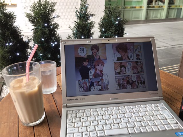 昼間からカフェのテラスでマンガを読む幸せプライスレス。『ヲタクに恋は難しい』面白すぎて、まだ読んだことない人にほんとオス 昼間からカフェのテラスでマンガを読む幸せプライスレス。『ヲタクに恋は難しい』面白すぎて、まだ読んだことない人にほんとオス