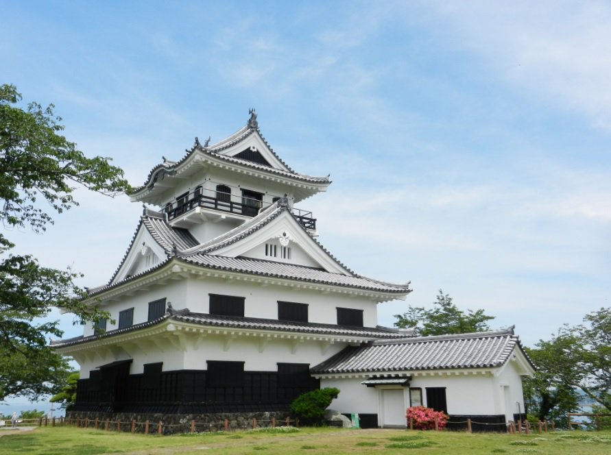 絵葉書のような館山城~😊但し、5/21月曜日が定休日というオチ💦里見八犬伝の資料館になっているので!楽しみだったのに残念 絵葉書のような館山城~😊但し、5/21月曜日が定休日というオチ💦里見八犬伝の資料館になっているので!楽しみだったのに残念