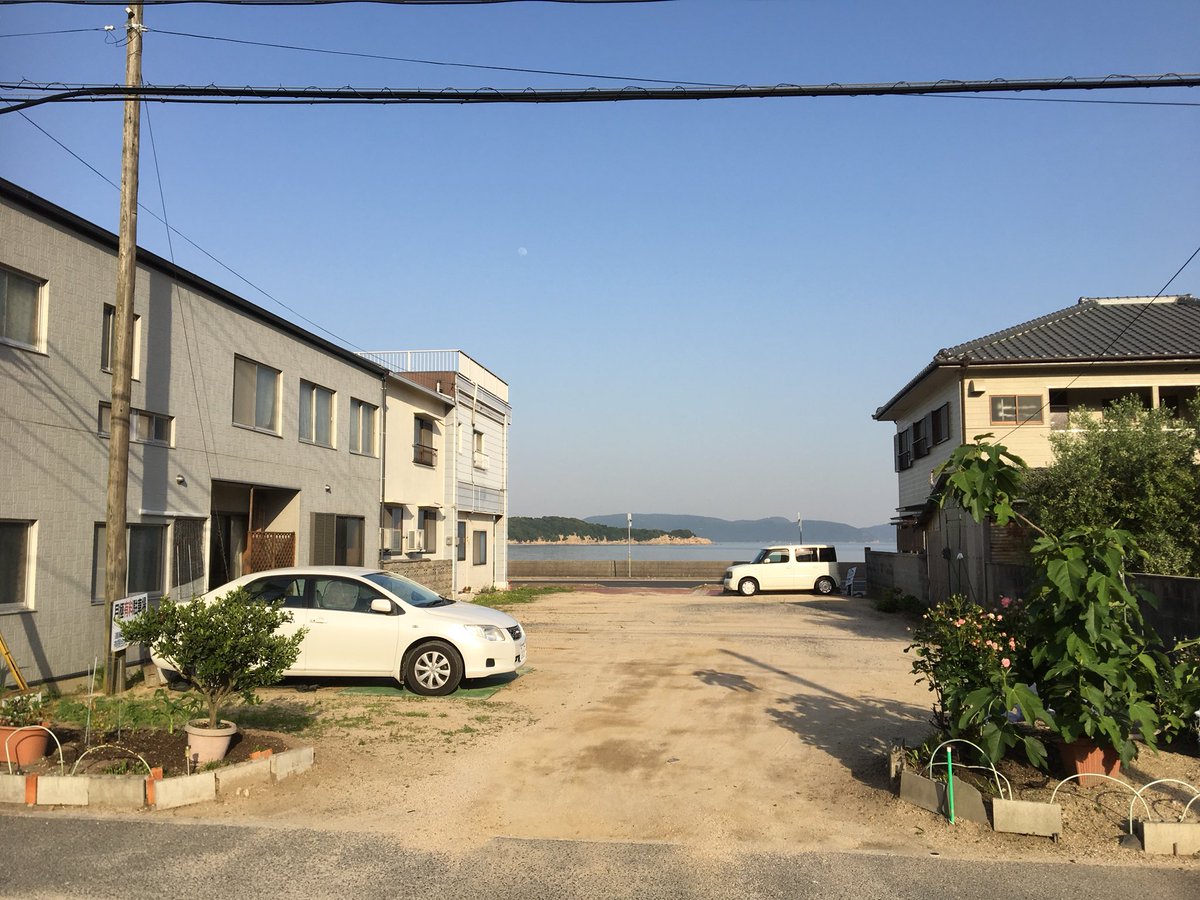 ここは…高木さんが…あはははー、そんなことだろうと思ったよーって言った場所。自販機の場所は違うけどね。笑#からかい上手の ここは…高木さんが…あはははー、そんなことだろうと思ったよーって言った場所。自販機の場所は違うけどね。笑#からかい上手の