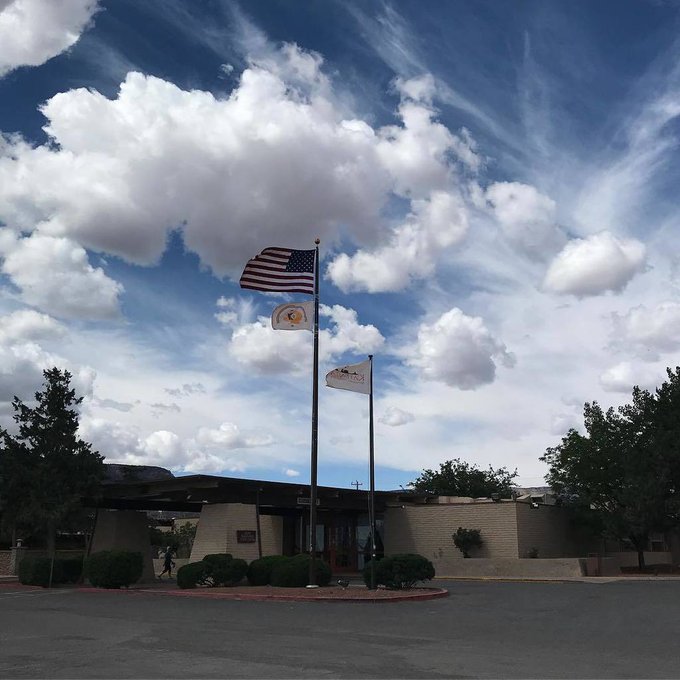 Flags flying at Monument Valley Inn in Kayenta on Memorial Day. A great place to visit and see picturesque Monument Valley, which is just a short drive away. #usflag #navajonationflag #monumentvalley https://t.co/GHpQfVECVu https://t.co/Pf4mp25ZjH