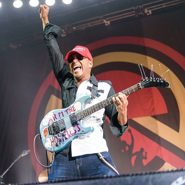 Happy Birthday #TomMorello ! iiii]; )' https://t.co/mGzRZ8Cc7Y https://t.co/LAsNv2Pdso