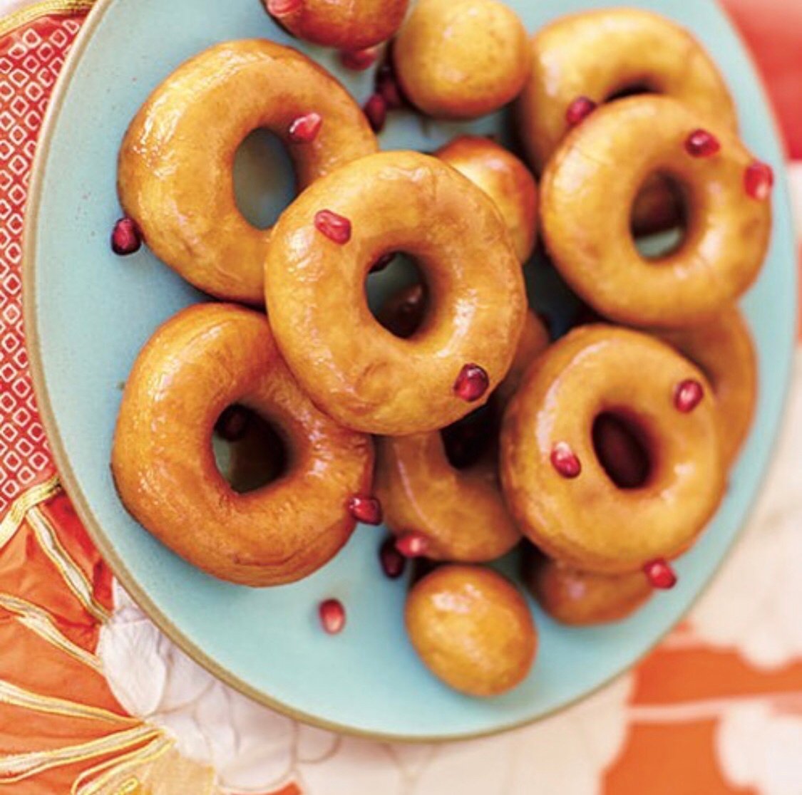 Pomegranate Caramel Donuts ???? for #NationalDonutDay ✨
Who wants the recipe? ???????? stay tuned to @BountyandFull IG https://t.co/9d0FE5aSex