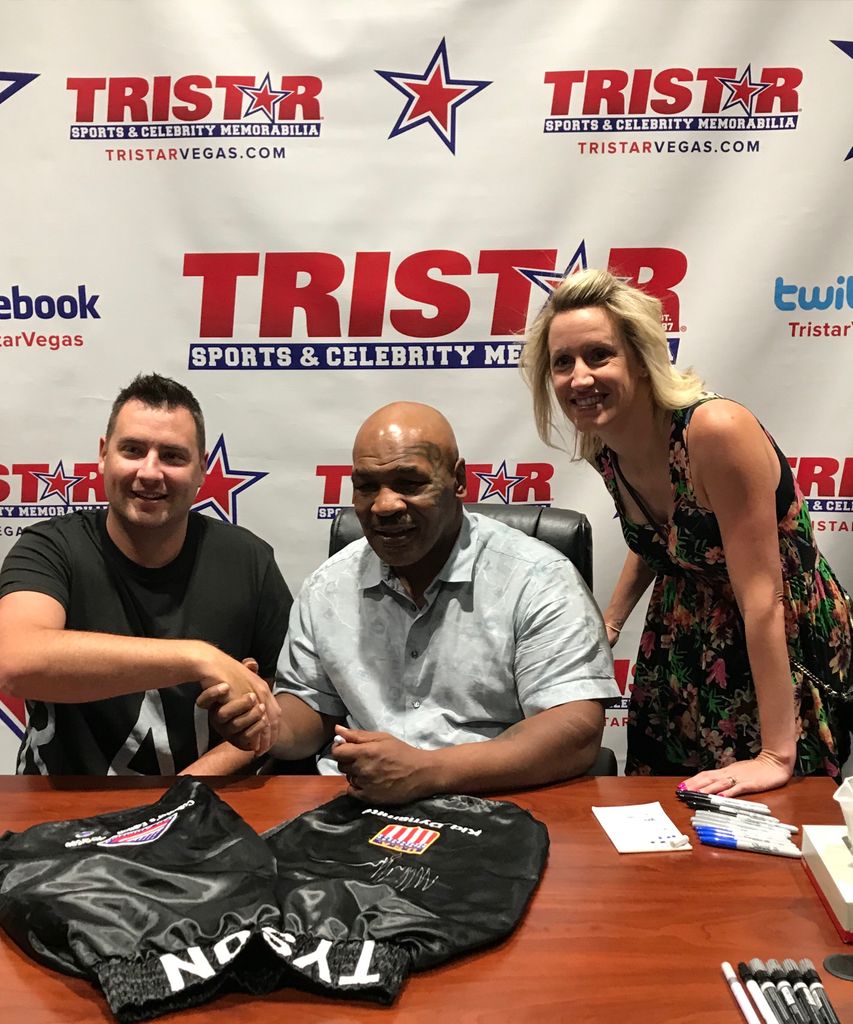 Meet me TODAY and get my autograph in #LasVegas at @TristarVegas and @FODCaesars! Info: https://t.co/5Nk70P0Jv2 https://t.co/J4LwoGA5tK