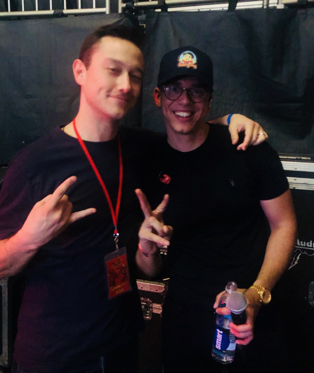 .@hitRECord x @Logic301 COMING SOON.. ????????????

Stay tuned ????

#HRxLOGIC https://t.co/XZ9JJg7hi7