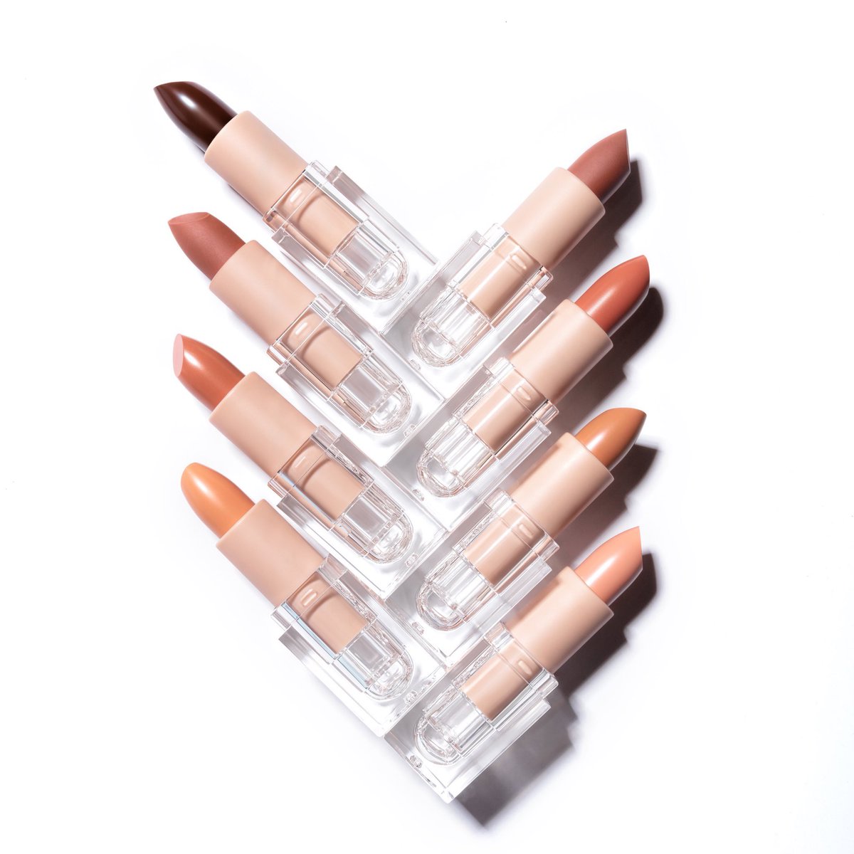 RT @KKWMAFIA: 1 DAY Until the NEW Crème Lipsticks & Lip Liners are out. ONLY AT https://t.co/q4eJ7J63QC #KKWBEAUTY https://t.co/VFHWdaKYhD