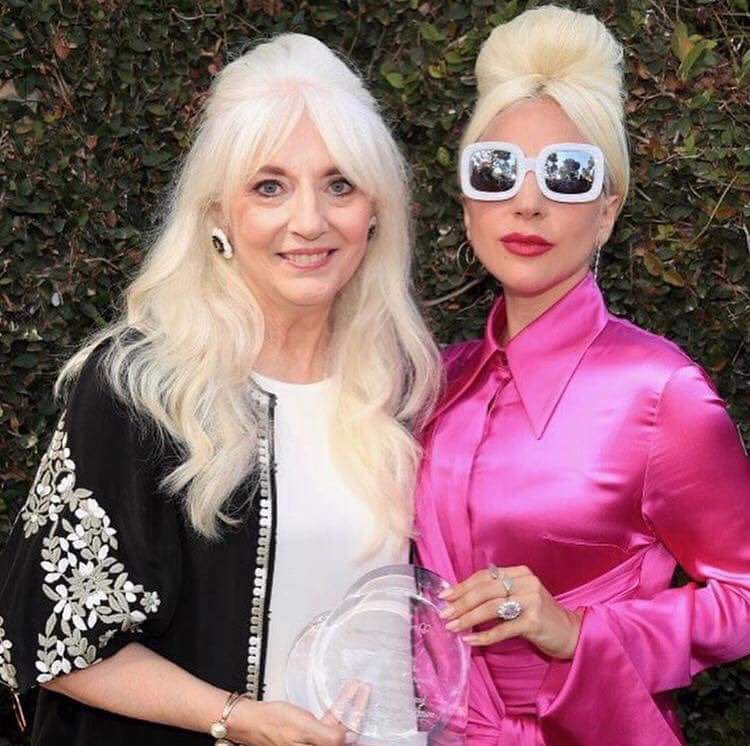 My mother and I, as well as the whole @BTWFoundation wish you a HAPPY PRIDE !!! ???????????? https://t.co/mIz0qVbyje