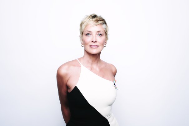 RT @DEADLINE: Confronting Hollywood Ageism, ‘Mosaic’s Sharon Stone Refuses To Be Constrained https://t.co/qmJ5TAKPvM https://t.co/JPnkVivViR