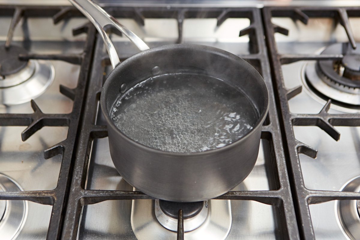 Fill a small saucepan ¾ of the way full with water ????

Bring it to a fast boil ???? https://t.co/AF4r4wEIFv
