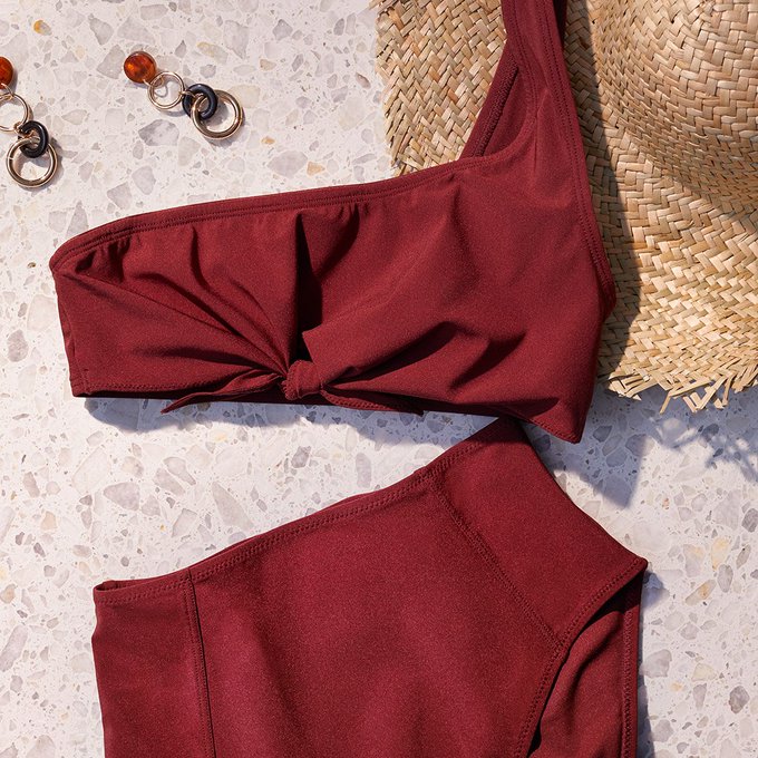 Show off your inner retro queen — turn to high waist bikinis! #HM https://t.co/OVsSgW5dVT
