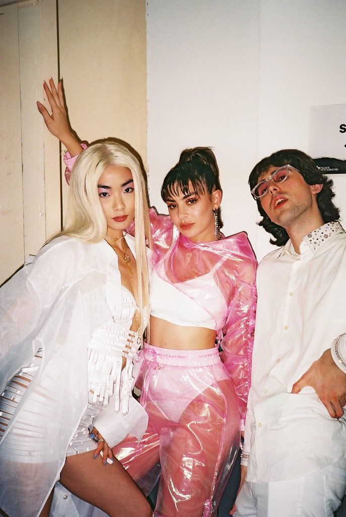 ???????? POP 2 LONDON FT @RAYE @AGCOOK404 @RINASAWAYAMA @TOMMYCASHWORLD ???????? https://t.co/nZe8aXIX3j