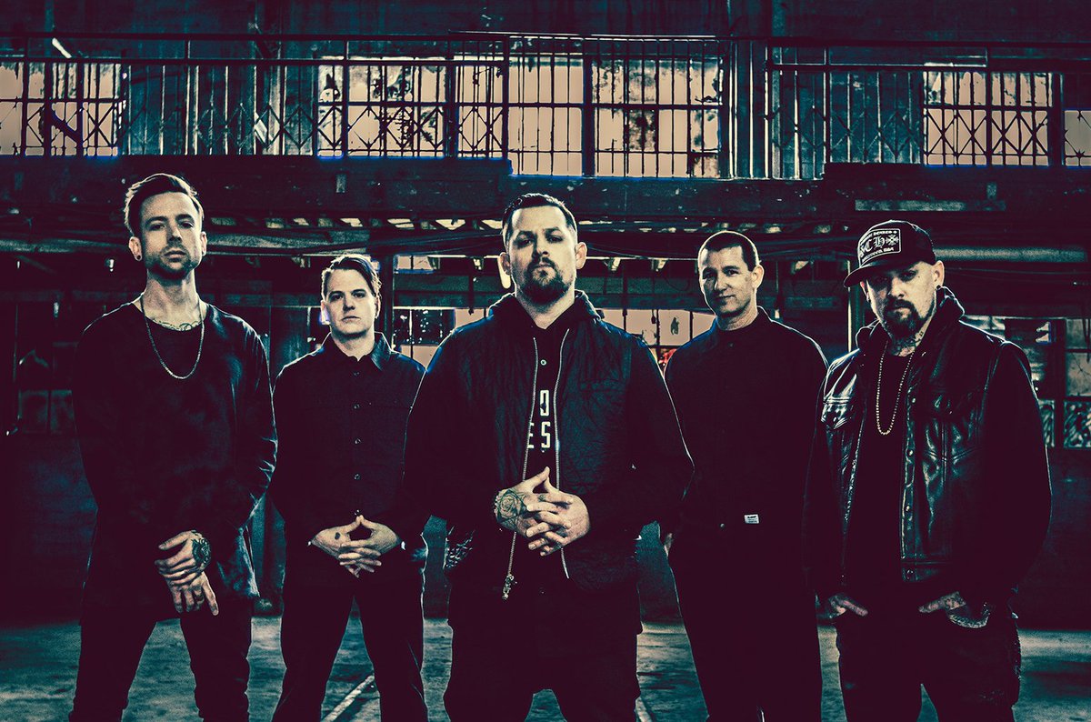 RT @billboard: .@GoodCharlotte announce North American tour in support of new album https://t.co/uJLrwUFnkT https://t.co/2H520Lst35