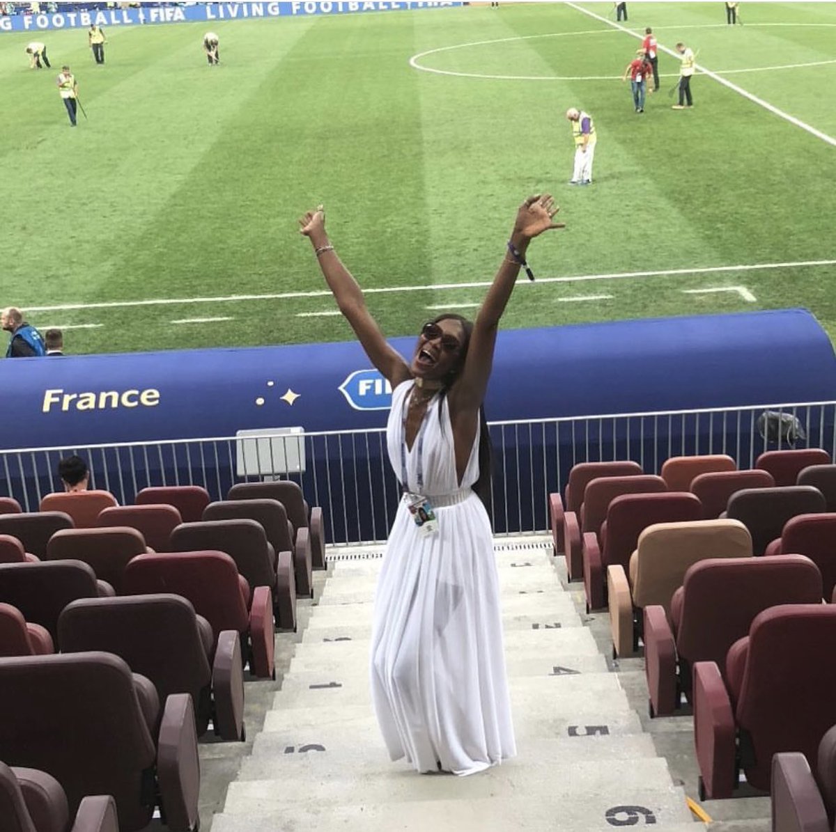VIVA FRANCE ♥️????????⚽️ #WORLDCUP2018 RUSSIAWITHLOVE ♥️SS19 #azzedinealaia https://t.co/aJWd5WKjMo