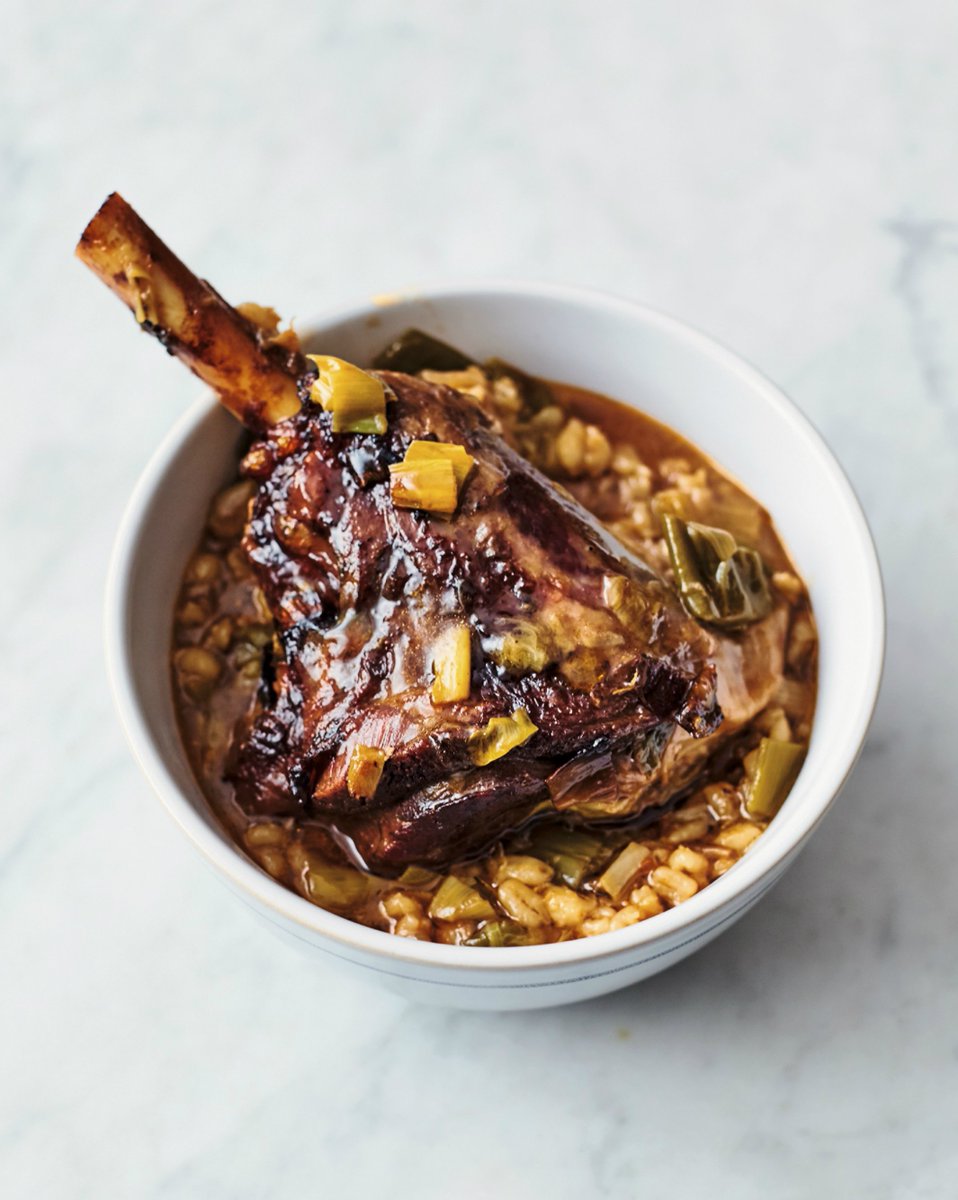 *BOOKMARK FOR LATER* Jamie's Ale Barley Lamb Shanks!

Tonight on #QuickAndEasyFood, @Channel4 at 8pm https://t.co/bLKAaOWJv6