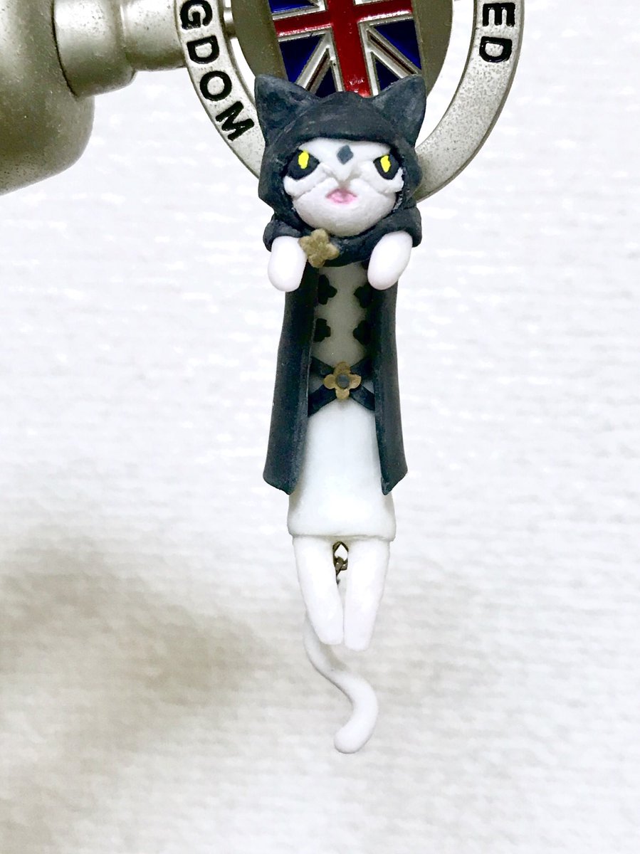 めぶさん()の長いにゃめんちゃんが好きすぎてついうっかり作っちゃいました。にゃめんの従者ピアス(伸びver.)です。#M めぶさん()の長いにゃめんちゃんが好きすぎてついうっかり作っちゃいました。にゃめんの従者ピアス(伸びver.)です。#M