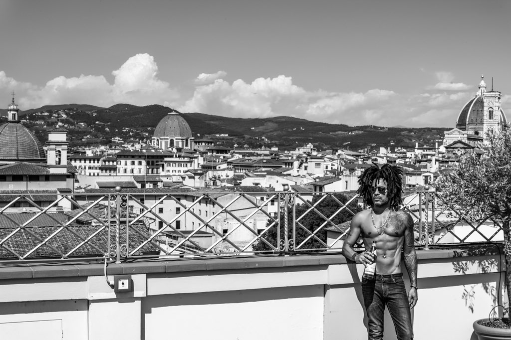 Florence... Traveling through time... #again #RaiseVibrationTour2018
????: @candyTman https://t.co/HRDY4jQ0XO