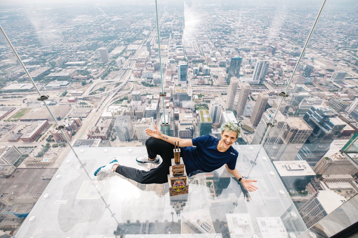RT @Ninja: Who’s ready to win this tonight?! @redbullesports rise till dawn will be starting in about an hour! https://t.co/k9PTy1xWIs