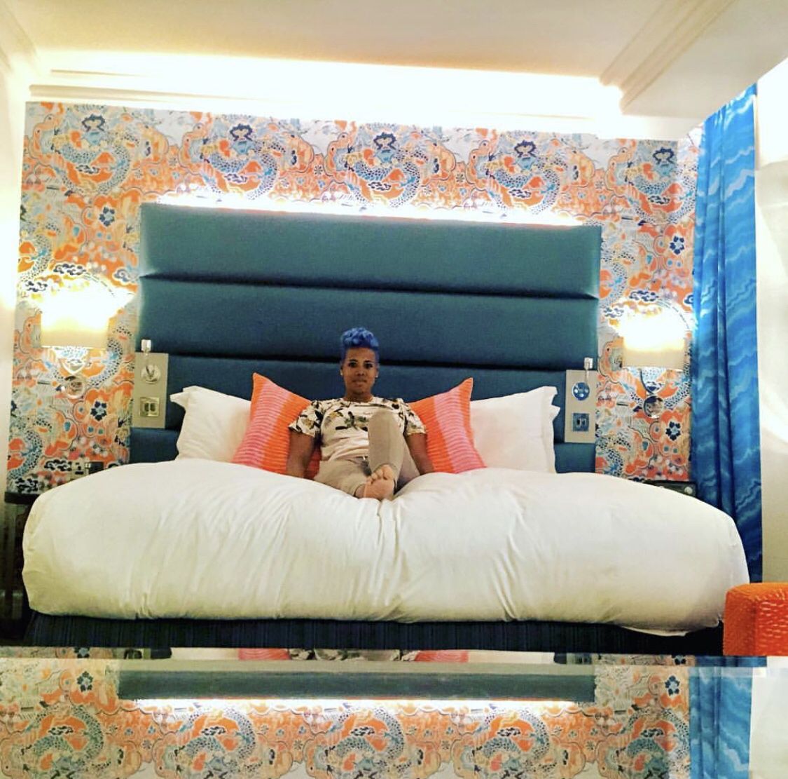 When you and your room coordinate ;) @thearchlondon #cottoncandy #blue #bluehair #original #metime #london https://t.co/TabfYPkz3n