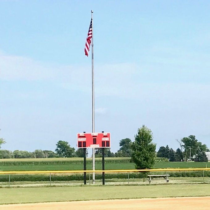 Big #Flags #Flagpoles #Baseball in #America @Minooka, Il #Stone City #Softball. https://t.co/QJ7yXb7bnr https://t.co/AaO8X6kvuT