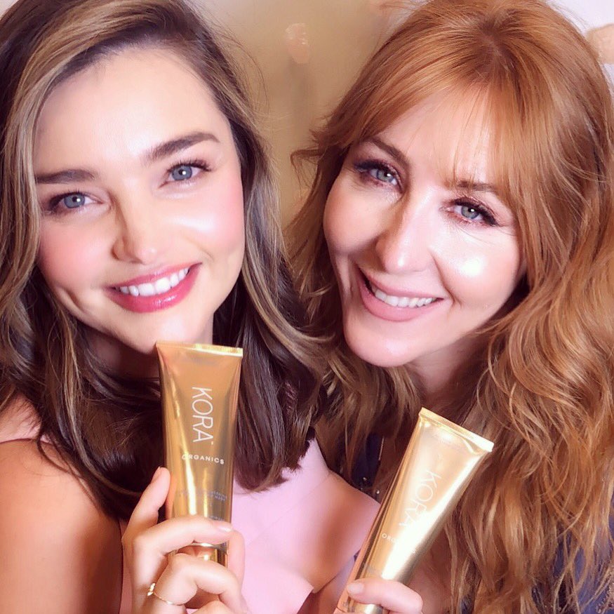Love you @CTilburyMakeup! Thank you for stopping by my @koraorganics booth???? https://t.co/Cu8Sa2fp97