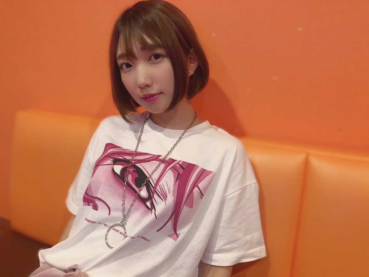 R4G×コードギアス、コスプレイヤーの霜月めあちゃんがユフィーTEEを着用してくれました😍ピンクでまとめたバランスの良い R4G×コードギアス、コスプレイヤーの霜月めあちゃんがユフィーTEEを着用してくれました😍ピンクでまとめたバランスの良い