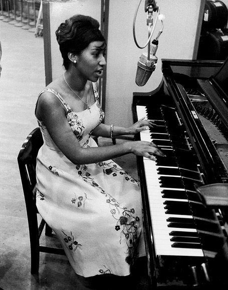 Aretha Louise Franklin- civil rights activist, feminist and the Queen of Soul. Rest in paradise. https://t.co/SPLl3tPVwg