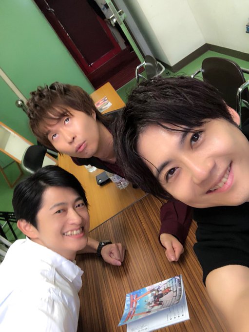【梶】「曇天に笑う<外伝>ー桜華、天望の架橋」舞台挨拶いよいよ、本日公開です!是非ご覧ください!!写真は、ポ 【梶】「曇天に笑う<外伝>ー桜華、天望の架橋」舞台挨拶いよいよ、本日公開です!是非ご覧ください!!写真は、ポ