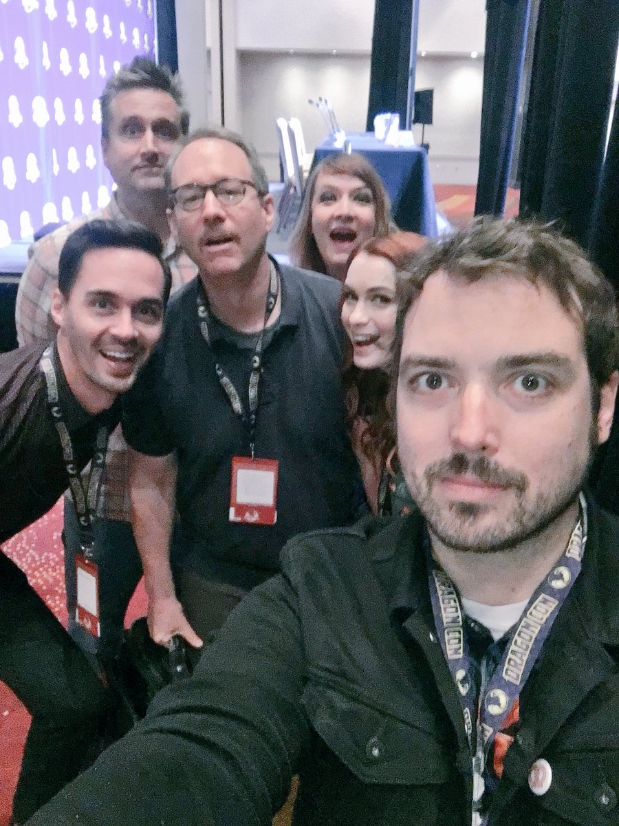 The crew of @MST3K gathers for awesome @DragonCon paneling! https://t.co/KdJEgrUXWF
