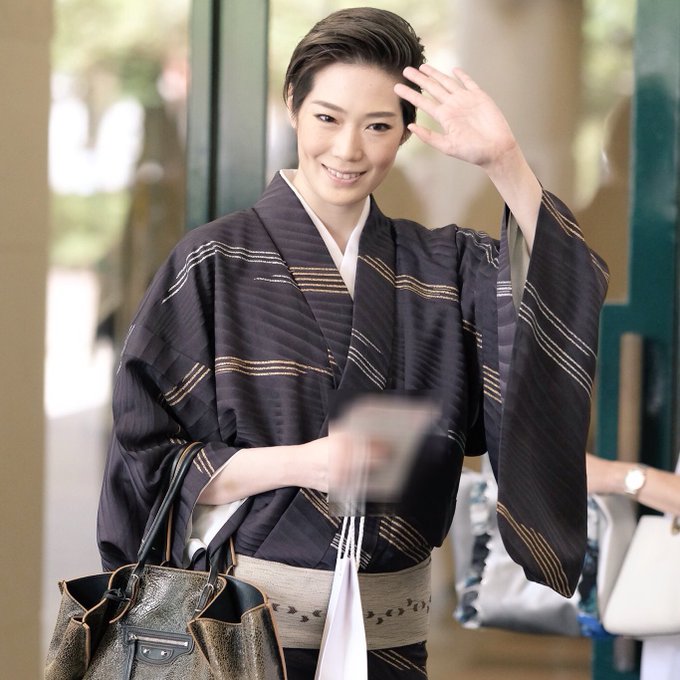 はぁ、、、🤦♀️❤️❤️#愛月ひかる #伶美うらら #あいうら はぁ、、、🤦♀️❤️❤️#愛月ひかる #伶美うらら #あいうら