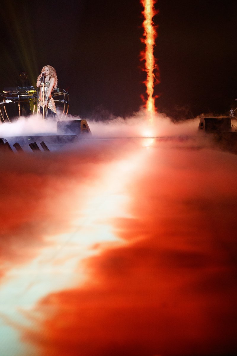 The stage “on fire” last night in Anaheim. Shak https://t.co/xC3lKDKYUs