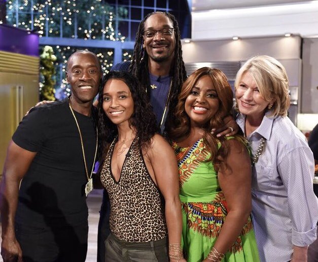 RT @OfficialTLC: Tune in TONIGHT to @VH1 at 9/8C to #MarthaAndSnoop. Any guesses as to what’ll be on the menu? https://t.co/Vt9eeWEFYc